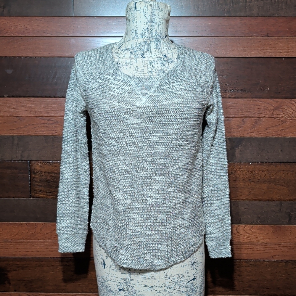 Forever 21 Women's Cream V-Neck Sweater